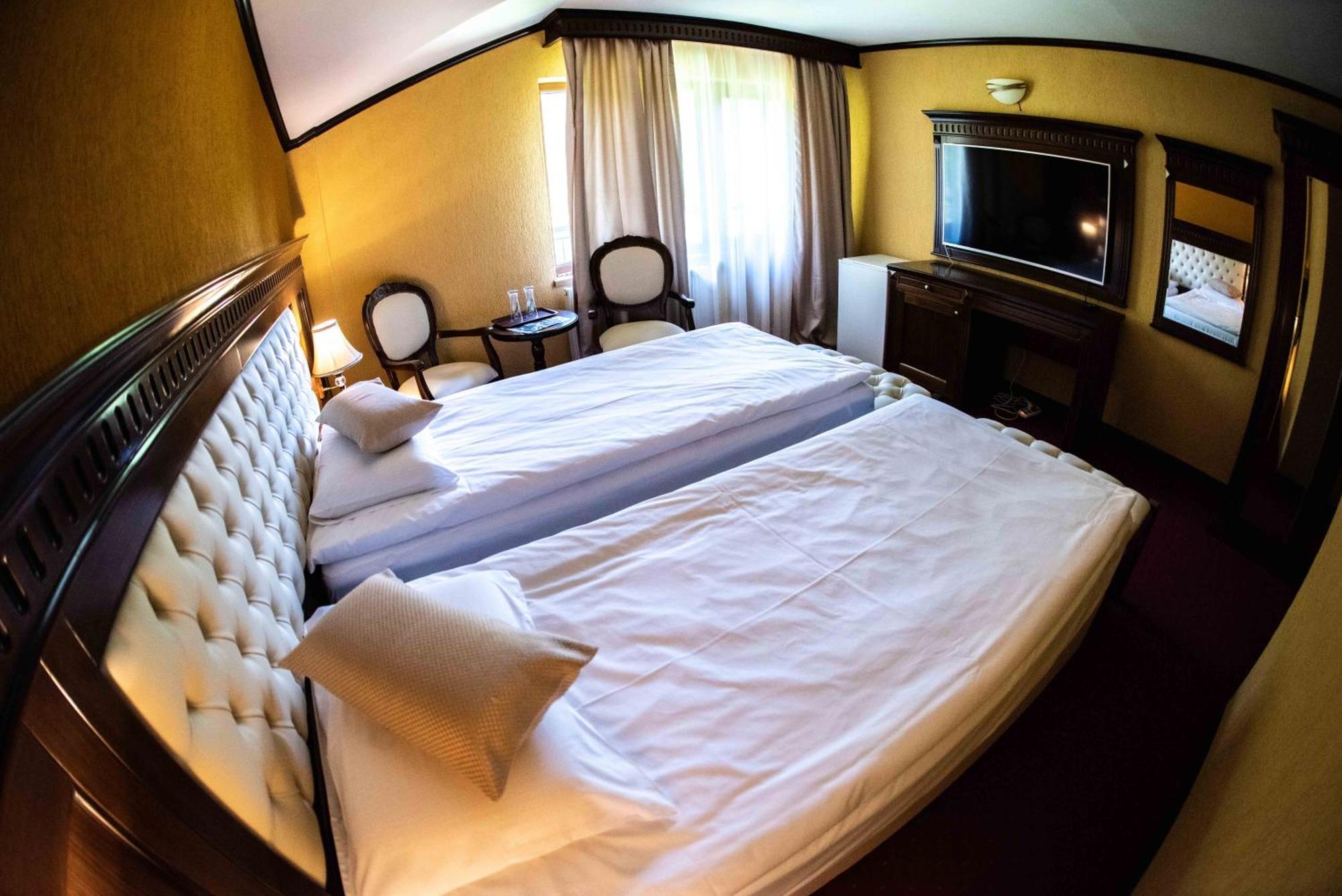 Hotel Trei Brazi Baile Olanesti Ngoại thất bức ảnh