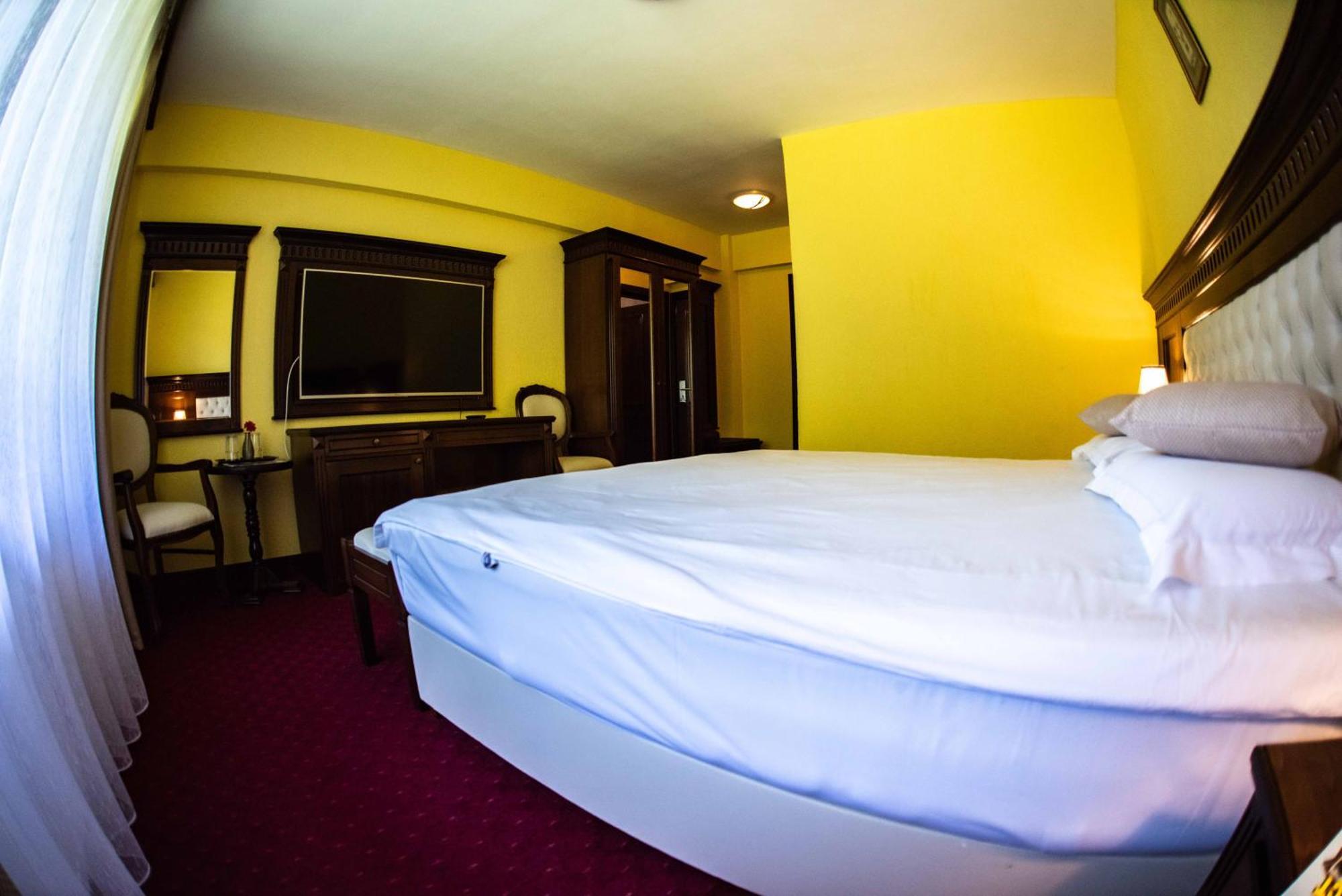 Hotel Trei Brazi Baile Olanesti Ngoại thất bức ảnh
