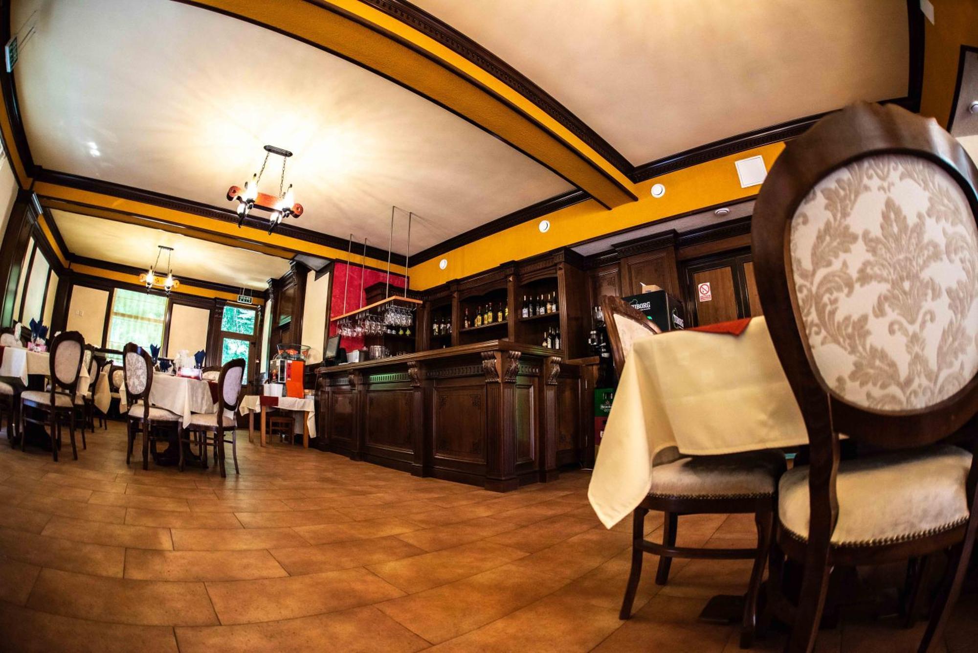 Hotel Trei Brazi Baile Olanesti Ngoại thất bức ảnh