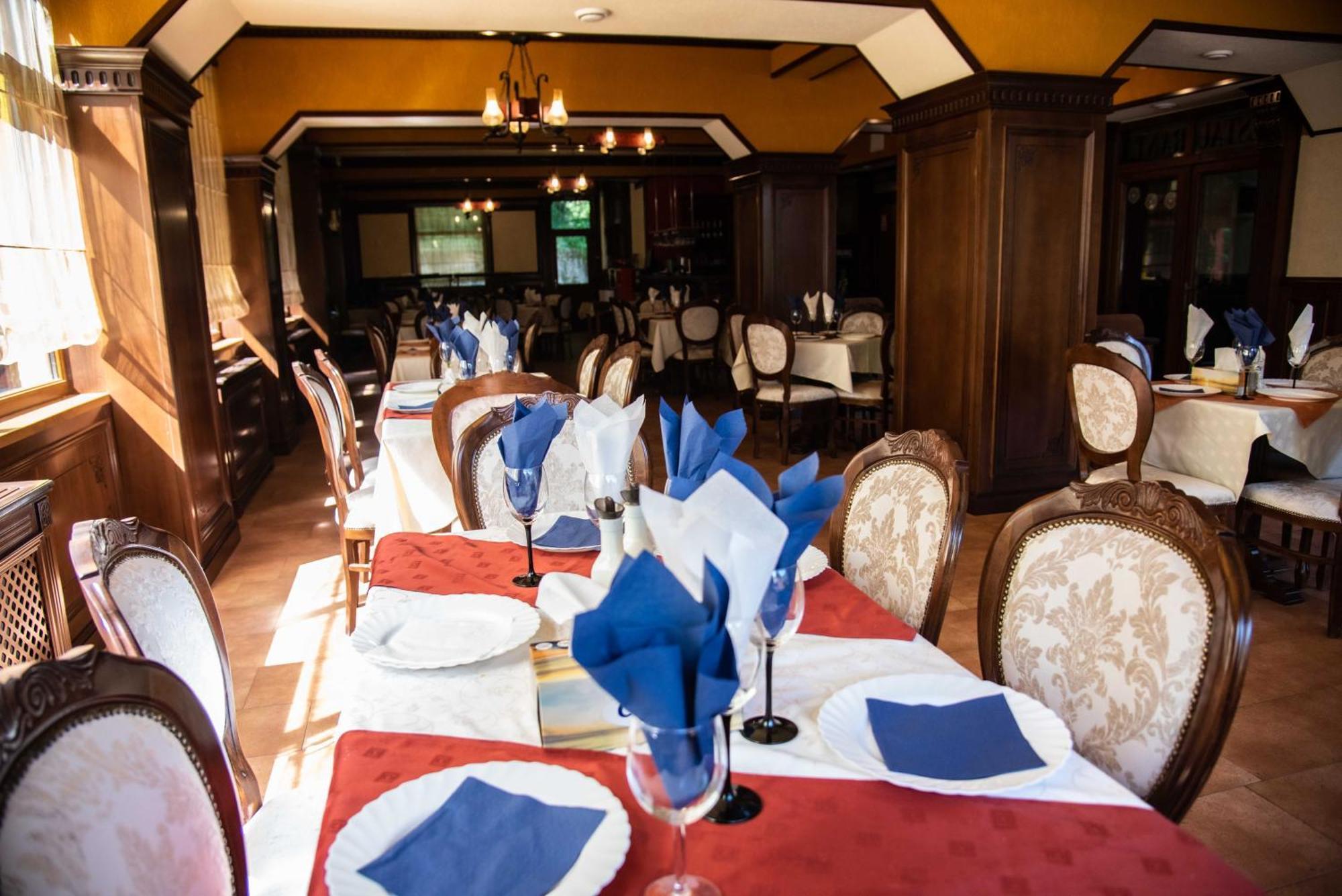 Hotel Trei Brazi Baile Olanesti Ngoại thất bức ảnh